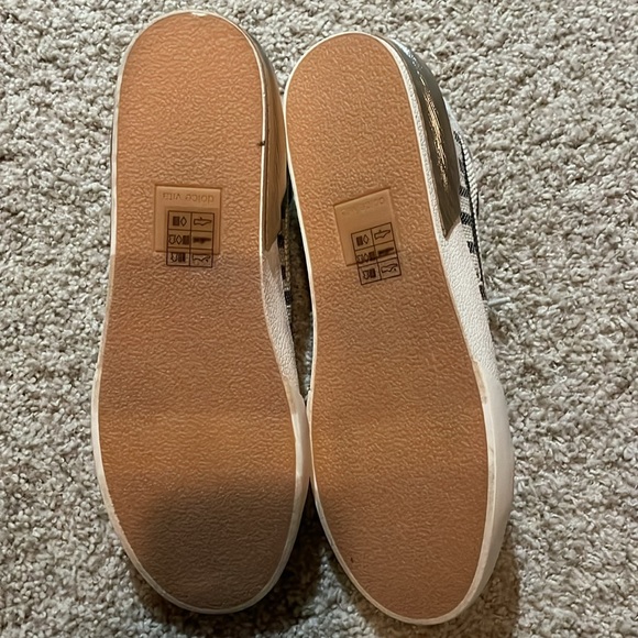 Dolce Vita Zina Patch Sneakers - Picture 3 of 6